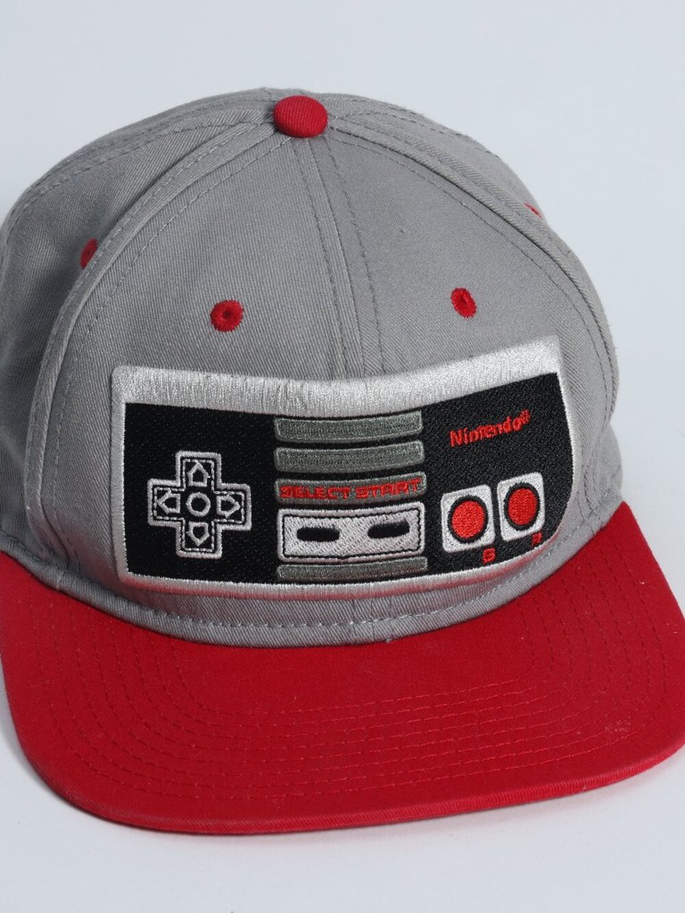 Nintendo Classic NES Controller - Snapback Hat Gray/Red